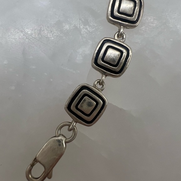 Vintage Zina square etched bracelet - Picture 3 of 11